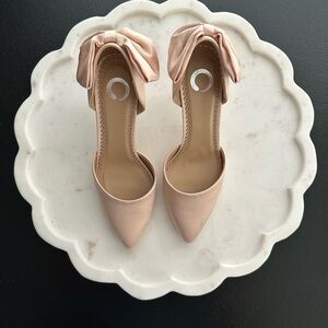 Women's Circus Baby Pink Heels with Bow Detail Size 7 ~ 3 inches